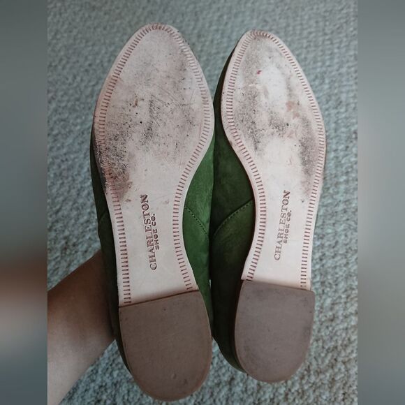 Charleston Shoe Co Suede Ballet ankle closure Flat in green Size 8 - Picture 11 of 12
